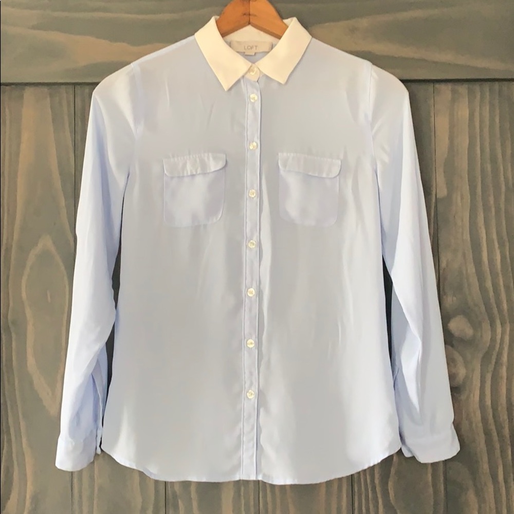 Loft Women Long Sleeve Button Down Top. Size XS.